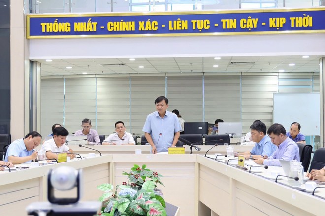 Thứ trưởng Bộ NN và MT Nguyễn Hoàng Hiệp chủ trì buổi làm việc