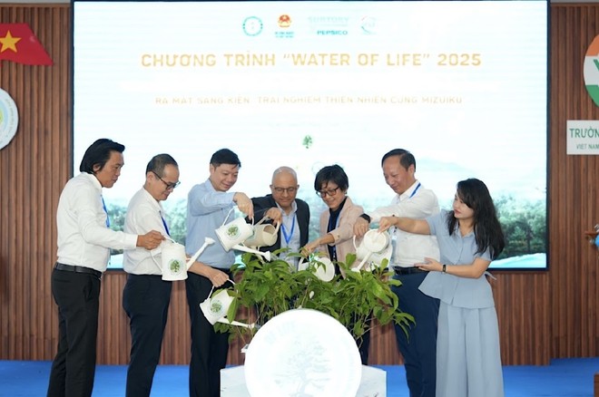 Lễ khởi động chương trình “Water of Life: Bảo tồn nguồn nước - Vì một Việt Nam xanh và ra mắt sáng kiến “Trải nghiệm thiên nhiên cùng Mizuiku”