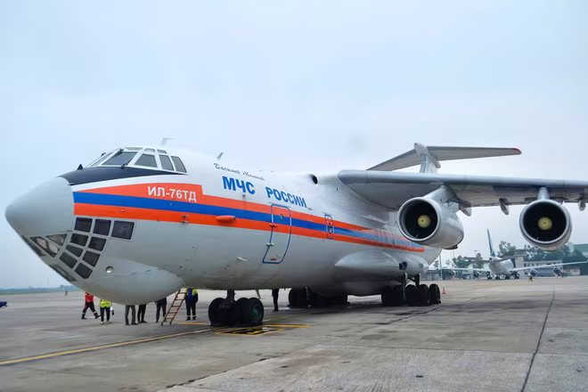 Chuyên cơ chở 30 tấn hàng cứu trợ của Chính phủ Nga đến Việt Nam