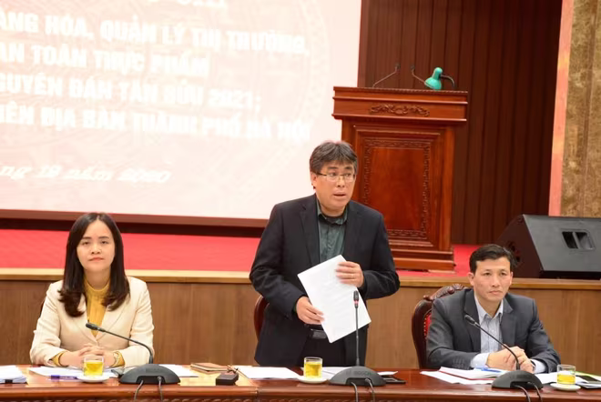 Phó Giám đốc Sở Quy hoạch Kiến trúc Hà Nội Phạm Quốc Tuyến thông tin tại hội nghị Phó Giám đốc Sở Quy hoạch Kiến trúc Hà Nội Phạm Quốc Tuyến thông tin tại hội nghị