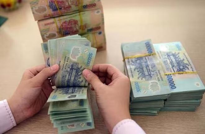 Lương lãnh đạo một số doanh nghiệp nhà nước giảm sâu vì Covid-19 Lương lãnh đạo một số doanh nghiệp nhà nước giảm sâu vì Covid-19