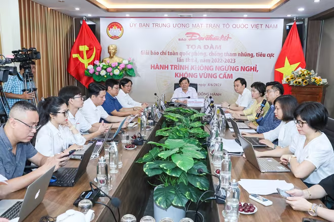 Quang cảnh tọa đàm