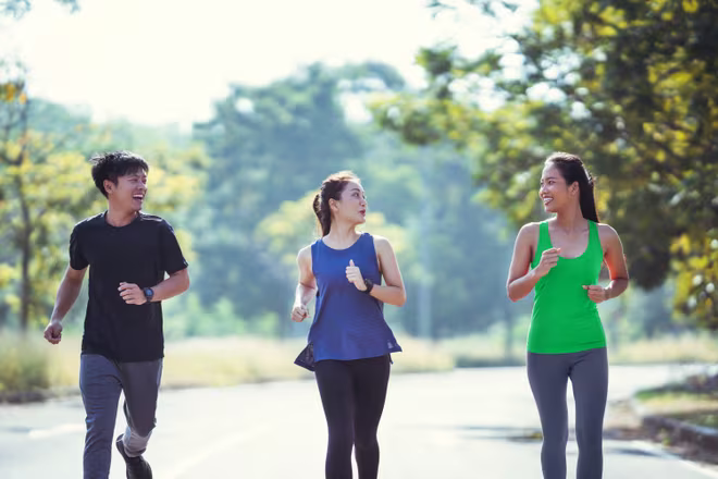 Nhiều người cố gắng tập thể dục nhiều hơn và cải thiện chế độ ăn uống để giảm thiểu rủi ro sức khỏe Nhiều người cố gắng tập thể dục nhiều hơn và cải thiện chế độ ăn uống để giảm thiểu rủi ro sức khỏe