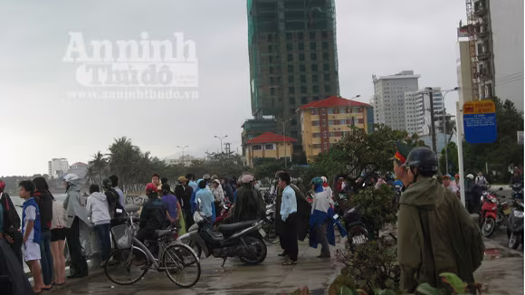 Một Trung uý, giảng viên mất tích trong khi tắm biển ảnh 2 Một Trung uý, giảng viên mất tích trong khi tắm biển ảnh 2