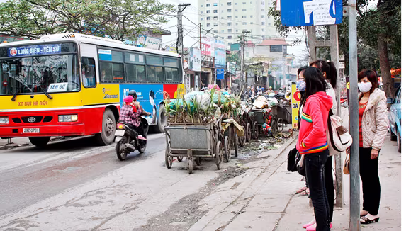 Điểm tập kết xe rác vô lý ảnh 1 Điểm tập kết xe rác vô lý ảnh 1