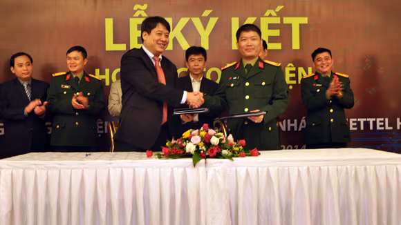  EVN Hà Nội ký kết hợp tác toàn diện với Chi nhánh Viettel Hà Nội    ảnh 1