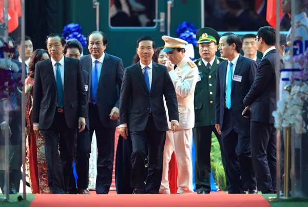 [Cập nhật] Chủ tịch Triều Tiên Kim Jong-un tạm biệt Việt Nam, lên siêu tàu bọc thép về nước ảnh 5