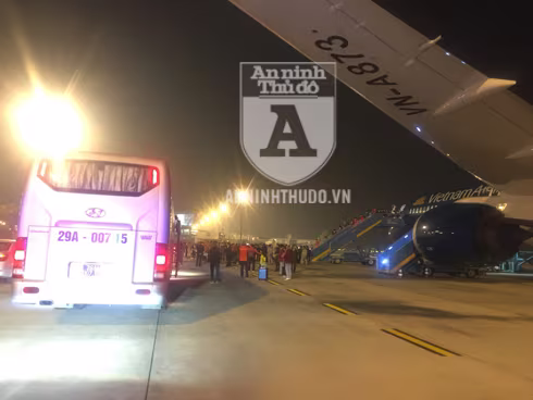 [TRỰC TIẾP] Chào đón những "người hùng" làm nên chiến thắng lịch sử tại SEA Games 30 ảnh 34