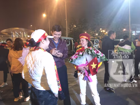 [TRỰC TIẾP] Chào đón những "người hùng" làm nên chiến thắng lịch sử tại SEA Games 30 ảnh 27