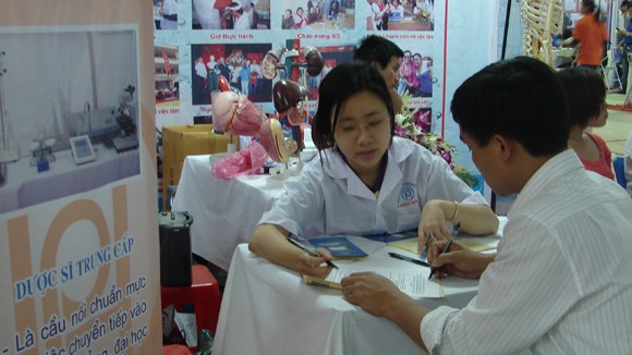 Một quy định của Bộ trưởng Bộ GD-ĐT đang bị phớt lờ ảnh 1 Một quy định của Bộ trưởng Bộ GD-ĐT đang bị phớt lờ ảnh 1
