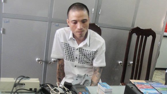 Sắm đồ xịn bằng thẻ tín dụng giả ảnh 1 Sắm đồ xịn bằng thẻ tín dụng giả ảnh 1