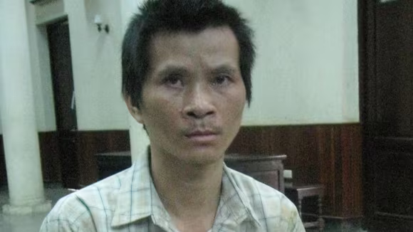 Nghi ngờ vợ, vác dao “xử” hàng xóm ảnh 1 Nghi ngờ vợ, vác dao “xử” hàng xóm ảnh 1