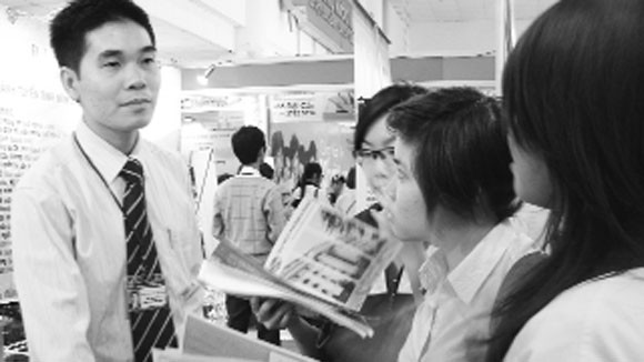 Gian nan sinh viên tìm việc làm (2): Khó vượt rào cản ảnh 1 Gian nan sinh viên tìm việc làm (2): Khó vượt rào cản ảnh 1