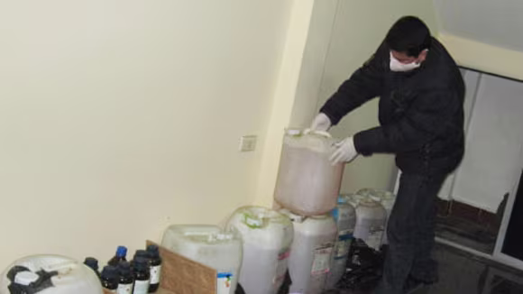 Bí ẩn ngôi nhà “bốc mùi” trong ngõ  ảnh 2