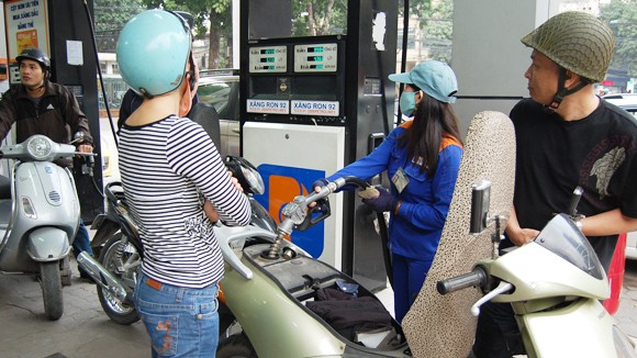 Luẩn quẩn giá xăng dầu ảnh 1 Luẩn quẩn giá xăng dầu ảnh 1
