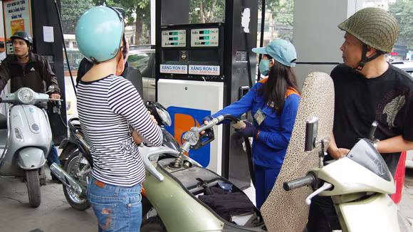 Luẩn quẩn giá xăng dầu  ảnh 1