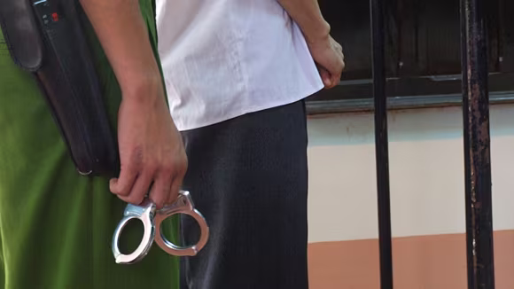 Đặt tiền hoặc tài sản thay thế tạm giam: Còn nhiều “lỗ hổng” ảnh 1 Đặt tiền hoặc tài sản thay thế tạm giam: Còn nhiều “lỗ hổng” ảnh 1