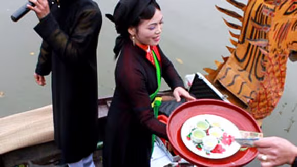 Lễ hội đang bị các tham vọng chi phối ảnh 2 Lễ hội đang bị các tham vọng chi phối ảnh 2