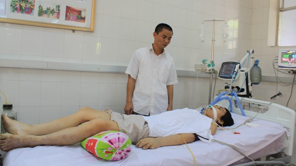 Bệnh nhân “chắp tay van nài bác sỹ” đã tử vong tại bệnh viện ảnh 1 Bệnh nhân “chắp tay van nài bác sỹ” đã tử vong tại bệnh viện ảnh 1