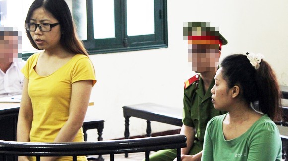 Hai người đàn bà ngoại quốc lĩnh án ảnh 1 Hai người đàn bà ngoại quốc lĩnh án ảnh 1