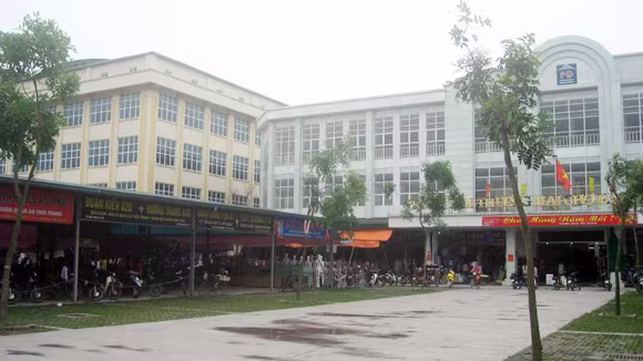 Chợ quê chuyên “đánh”… hàng ngoại ảnh 2 Chợ quê chuyên “đánh”… hàng ngoại ảnh 2