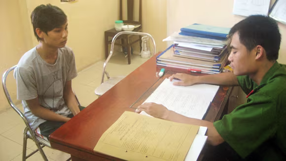 Đi vay lãi hiệu cầm đồ, nam sinh viên trở thành kẻ trộm ảnh 1 Đi vay lãi hiệu cầm đồ, nam sinh viên trở thành kẻ trộm ảnh 1