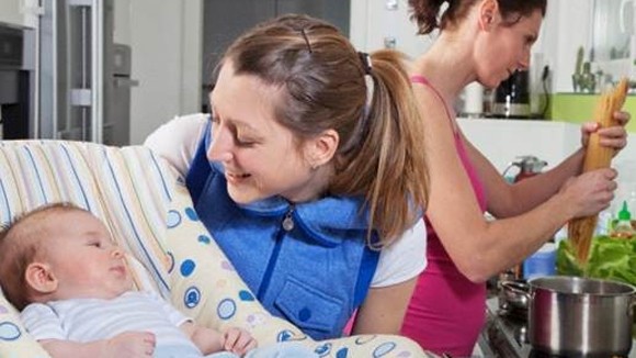 Khi trẻ chỉ yêu... người giúp việc ảnh 1 Khi trẻ chỉ yêu... người giúp việc ảnh 1