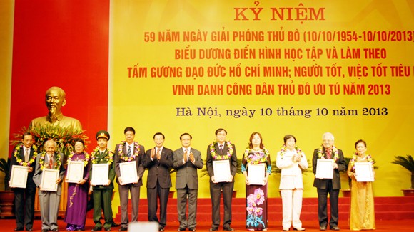 Vinh danh 1.084 cá nhân, tập thể ưu tú ảnh 1 Vinh danh 1.084 cá nhân, tập thể ưu tú ảnh 1