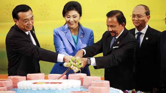 Thủ tướng mới “ra mắt” ảnh 1 Thủ tướng mới “ra mắt” ảnh 1