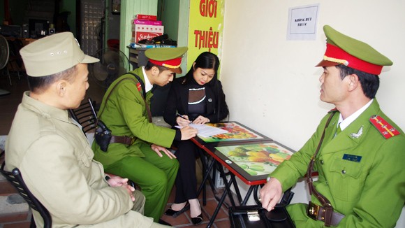 Phòng, chống vi phạm về pháo: Tuyên truyền tận nơi, ký cam kết tại chỗ ảnh 1 Phòng, chống vi phạm về pháo: Tuyên truyền tận nơi, ký cam kết tại chỗ ảnh 1