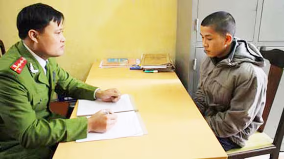 Không chịu “chơi trò người lớn”, nữ sinh lớp 9 bị gã trai mới lớn cưỡng hiếp dã man ảnh 3 Không chịu “chơi trò người lớn”, nữ sinh lớp 9 bị gã trai mới lớn cưỡng hiếp dã man ảnh 3