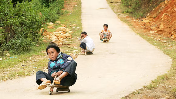 Đường đua trên “nấc thang trời” ảnh 1 Đường đua trên “nấc thang trời” ảnh 1