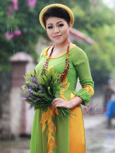 Ca sĩ Anh Thơ: Đưa nhạc “sến” lên sân khấu ảnh 1 Ca sĩ Anh Thơ: Đưa nhạc “sến” lên sân khấu ảnh 1