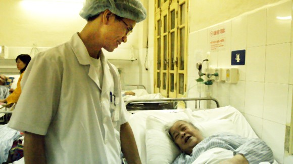 “Nụ cười bệnh nhân, niềm vui người thầy thuốc” ảnh 1 “Nụ cười bệnh nhân, niềm vui người thầy thuốc” ảnh 1