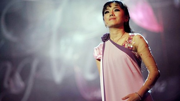 Nhà thơ Vi Thùy Linh: “Lần điên cuối cùng của tôi” ảnh 1 Nhà thơ Vi Thùy Linh: “Lần điên cuối cùng của tôi” ảnh 1