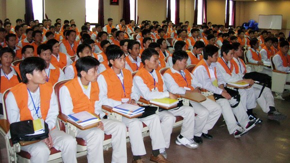 Sợ bị phạt, lao động hết hạn về nước tăng mạnh ảnh 1 Sợ bị phạt, lao động hết hạn về nước tăng mạnh ảnh 1