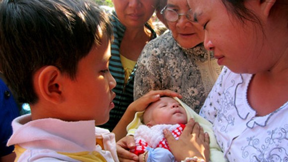 Niềm tin mê muội vào một “thánh cậu” 9 tuổi chữa được bách bệnh ảnh 1 Niềm tin mê muội vào một “thánh cậu” 9 tuổi chữa được bách bệnh ảnh 1