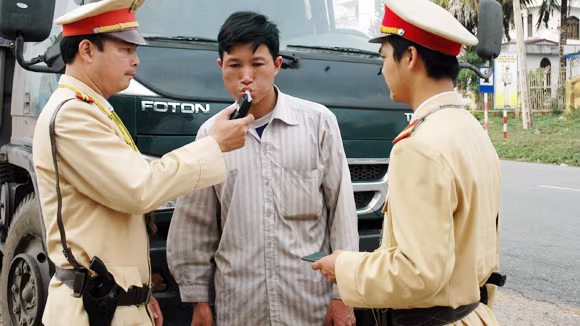 Phạm tội sau khi sử dụng rượu, bia: Không được xem xét tình tiết giảm nhẹ ảnh 1