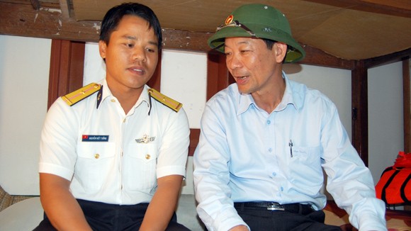 Lính trẻ Hà Nội chắc tay súng ở Trường Sa ảnh 2 Lính trẻ Hà Nội chắc tay súng ở Trường Sa ảnh 2