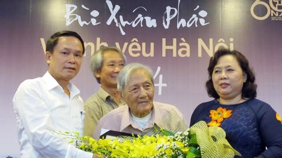 Nhà nghiên cứu 100 tuổi đoạt giải thưởng Vì tình yêu Hà Nội ảnh 1 Nhà nghiên cứu 100 tuổi đoạt giải thưởng Vì tình yêu Hà Nội ảnh 1