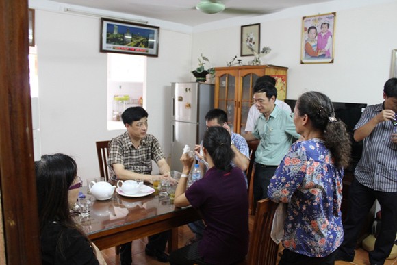 Giám đốc CATP trực tiếp thuyết phục đối tượng buông hung khí ảnh 2 Giám đốc CATP trực tiếp thuyết phục đối tượng buông hung khí ảnh 2