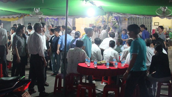 Xót thương vợ chồng bác sĩ từ tâm tử nạn ảnh 1 Xót thương vợ chồng bác sĩ từ tâm tử nạn ảnh 1