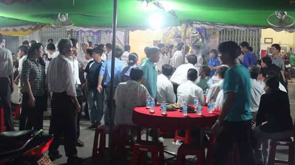 Xót thương vợ chồng bác sĩ từ tâm tử nạn ảnh 1 Xót thương vợ chồng bác sĩ từ tâm tử nạn ảnh 1