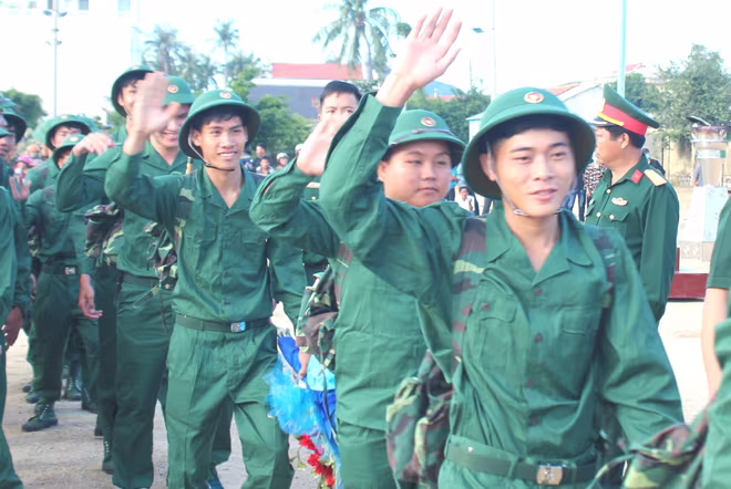 Thực hiện nghĩa vụ quân sự là trách nhiệm và nghĩa vụ của mỗi công dân (Ảnh minh họa) Thực hiện nghĩa vụ quân sự là trách nhiệm và nghĩa vụ của mỗi công dân (Ảnh minh họa)