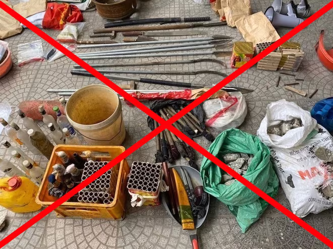 Số vũ khí của các đối tượng chống đối ở xã Đồng Tâm (Mỹ Đức, Hà Nội) bị cơ quan Công an thu giữ Số vũ khí của các đối tượng chống đối ở xã Đồng Tâm (Mỹ Đức, Hà Nội) bị cơ quan Công an thu giữ