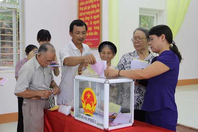 Việc giới thiệu, lựa chọn bầu những ĐBQH và đại biểu HĐND phải đảm bảo đúng quy trình Việc giới thiệu, lựa chọn bầu những ĐBQH và đại biểu HĐND phải đảm bảo đúng quy trình