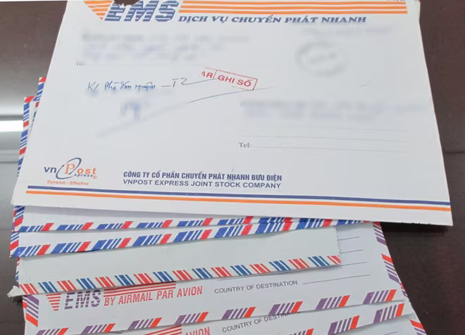 Người tố cáo phải tìm hiểu kỹ thông tin trước khi quyết định gửi đơn thư tố cáo (Ảnh minh họa) Người tố cáo phải tìm hiểu kỹ thông tin trước khi quyết định gửi đơn thư tố cáo (Ảnh minh họa)