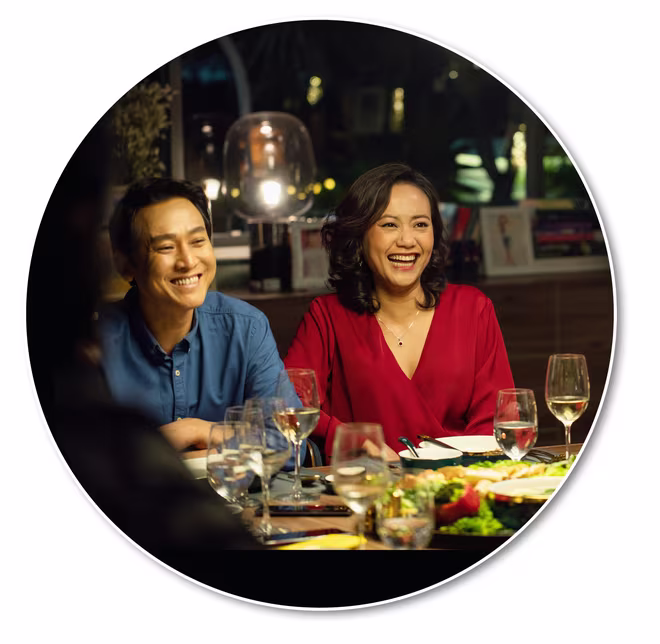 Vợ chồng Quang - Ánh (Hứa Vỹ Văn - Hồng Ánh đóng) trong phim “Tiệc trăng máu”