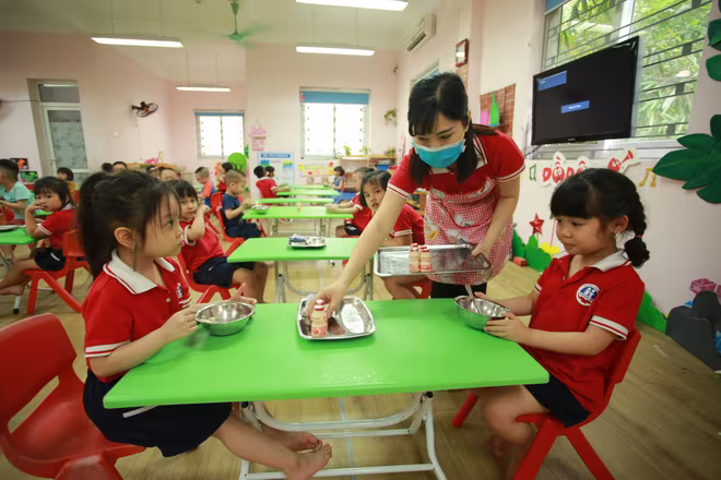 Chất lượng dinh dưỡng bữa ăn bán trú được cải thiện rõ rệt sau khi áp dụng dự án Bữa ăn học đường (Ảnh: LAM THANH) Chất lượng dinh dưỡng bữa ăn bán trú được cải thiện rõ rệt sau khi áp dụng dự án Bữa ăn học đường (Ảnh: LAM THANH)