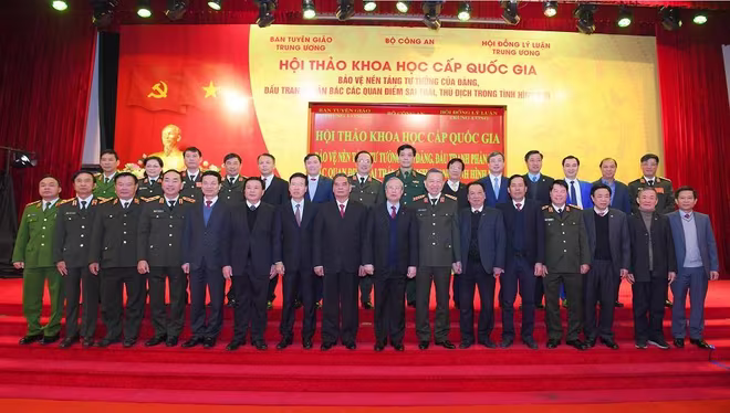 Các đại biểu tham dự Hội thảo Các đại biểu tham dự Hội thảo